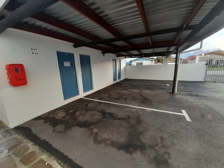 To Let 2 Bedroom Property for Rent in Dobson Western Cape